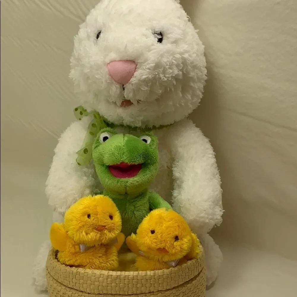 Hallmark Let’s Go To The Hop Easter Bunny Chicks And A Frog Singing At The Hop